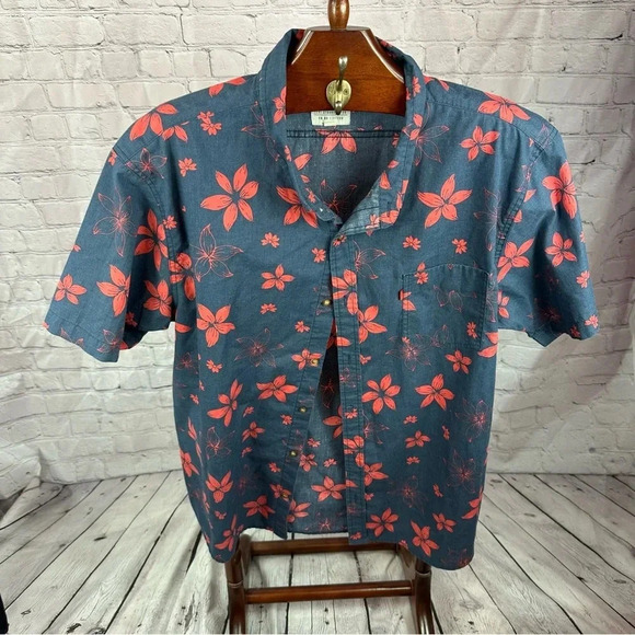 Levi's Other - Men's Levi's Hawaiian shirt size XXL Fits Like An XL Like New Conditon